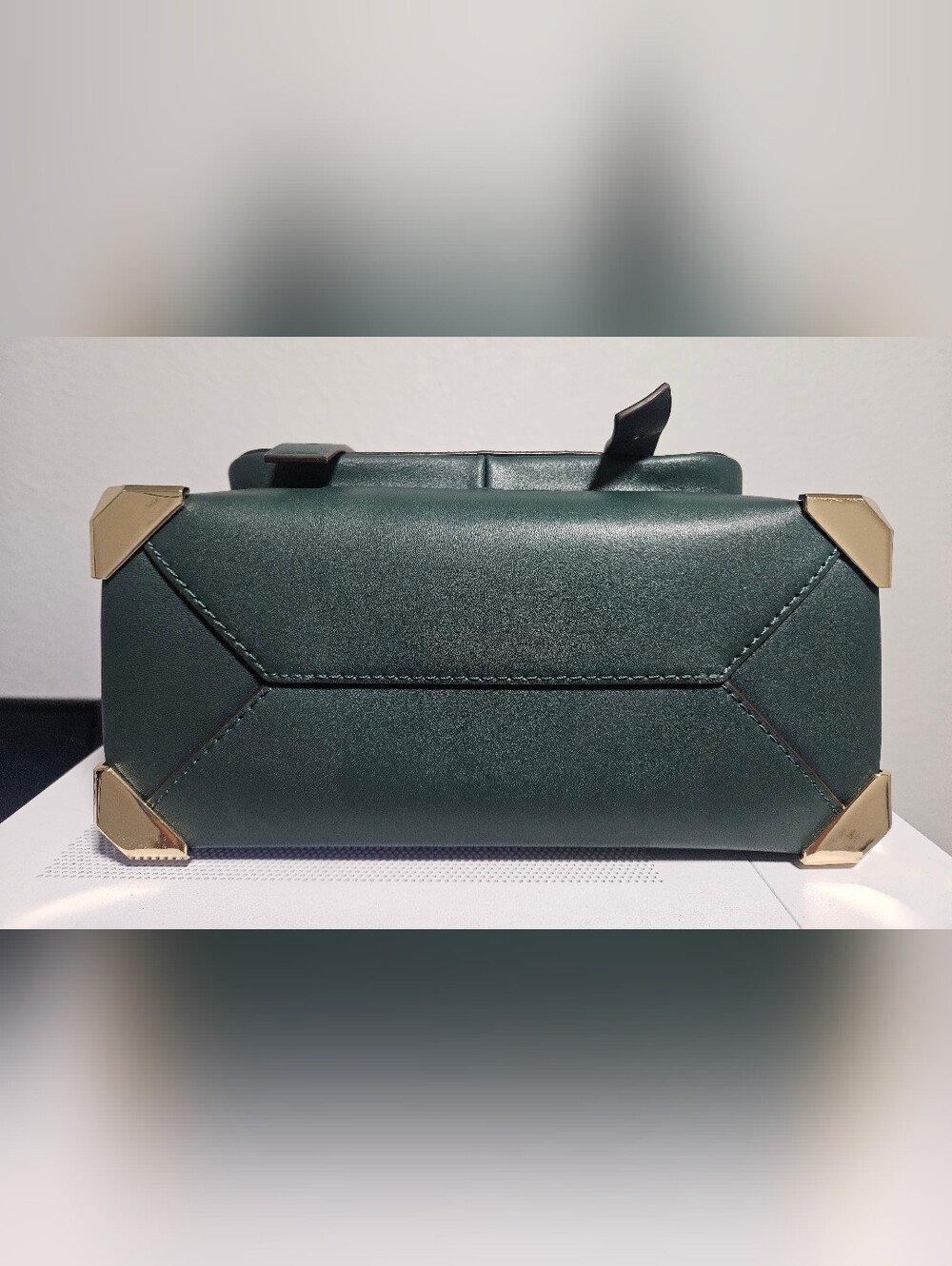Michael Kors Manhattan Medium Leather Satchel. Racer Green - Picture 6 of 9